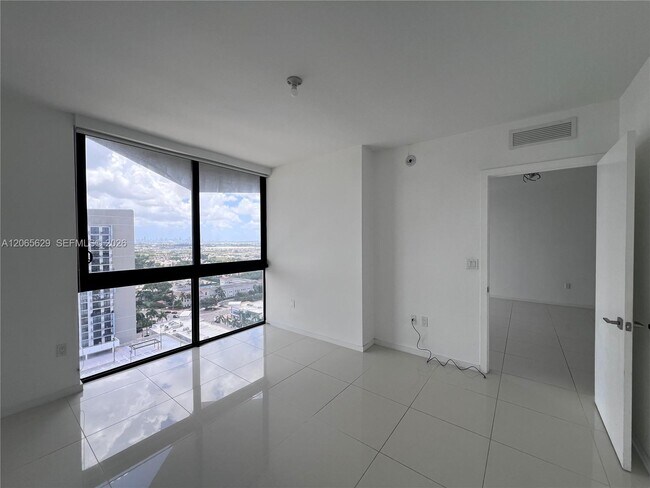 Building Photo - 5300 Paseo Blvd
