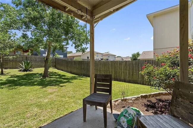 Building Photo - 206 Black