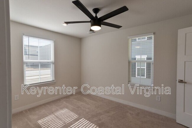 Building Photo - 137 Cedar Crst Dr