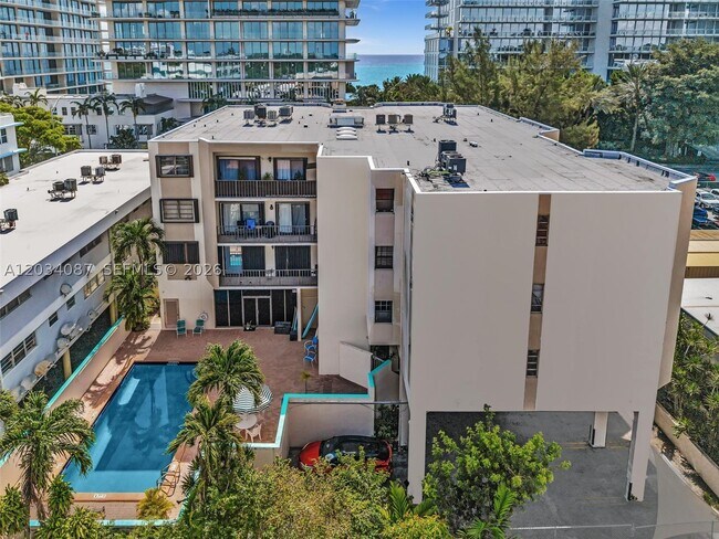 Building Photo - 9124 Collins Ave