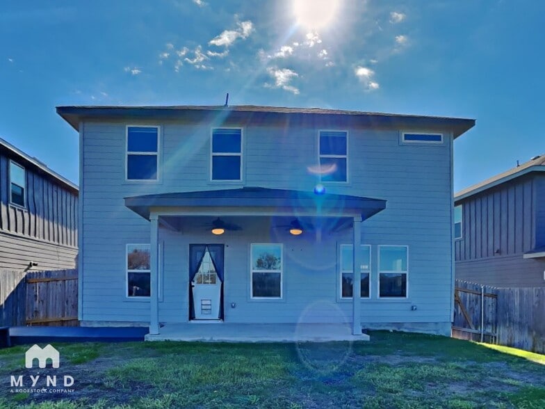 Building Photo - 906 Limestone Shls Rd