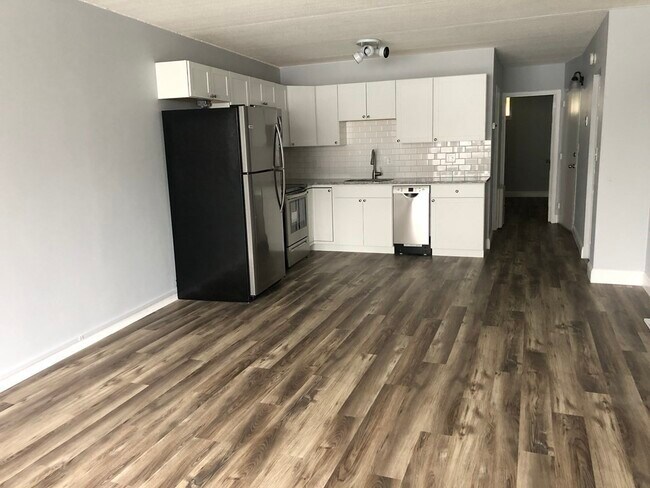 Building Photo - 200 Swanton St