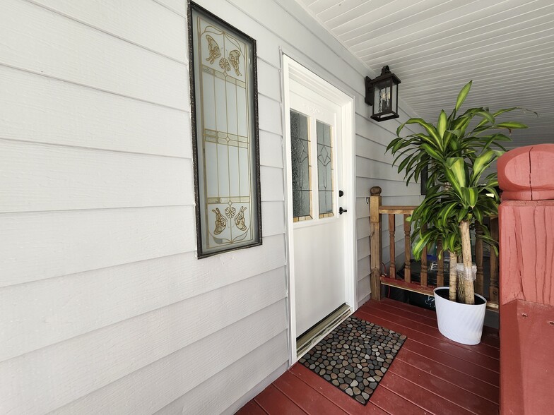 Building Photo - 1527 Black Forest Dr