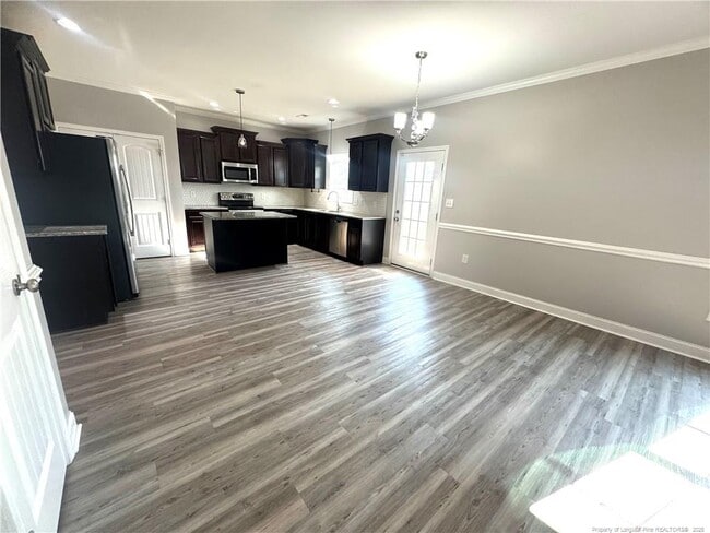 Building Photo - 571 Weston Woods St