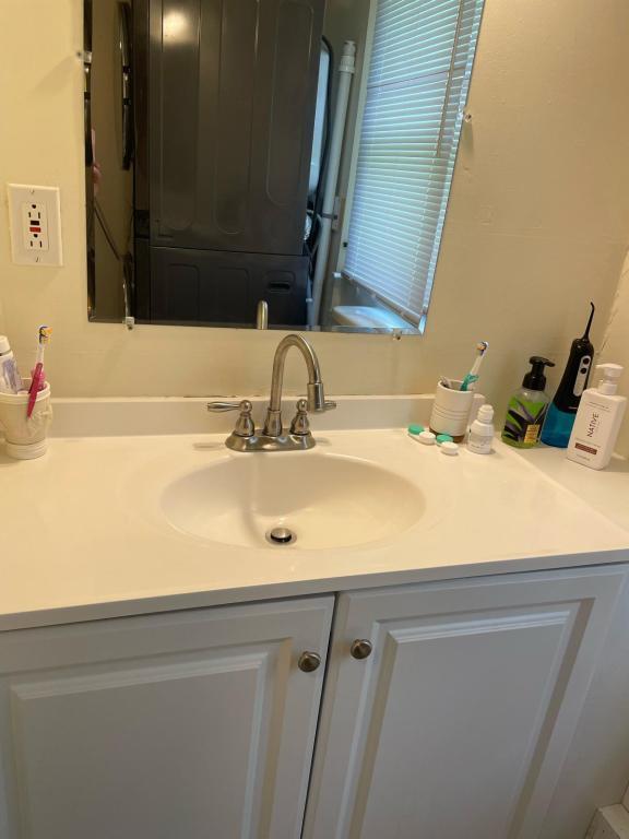 Building Photo - 10-14 Wheeler Rd