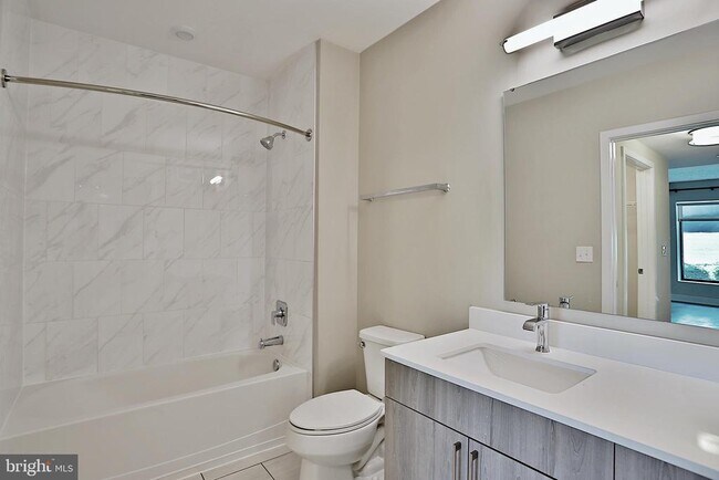 Building Photo - 145 Riverhaven Dr