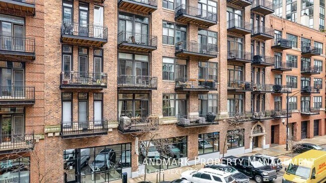 Building Photo - 375 W Erie St