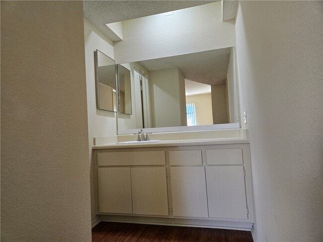 Building Photo - 2624 W Porter Ave