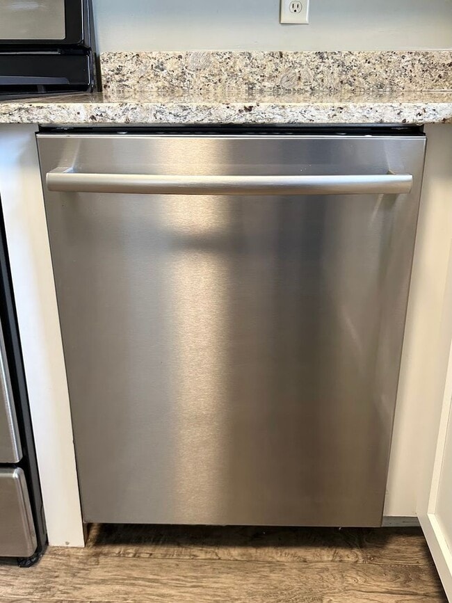 Building Photo - 66 W California Ave