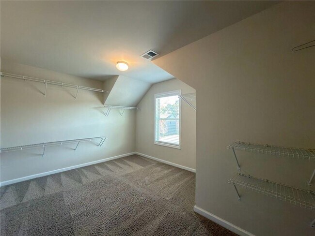 Building Photo - 2886 Cove View Ct SE