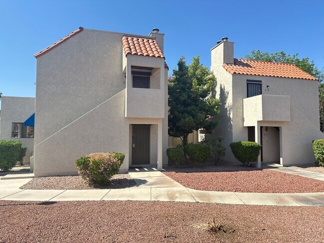 Building Photo - Condo & Newly Remodeled