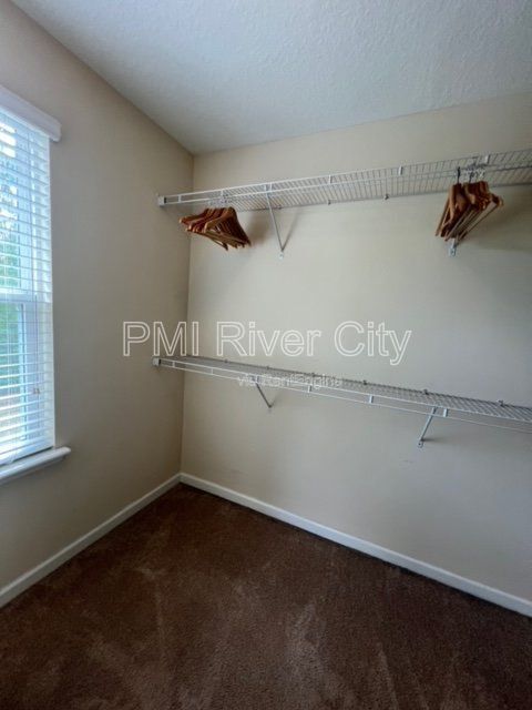 Building Photo - 46 Paradas Pl