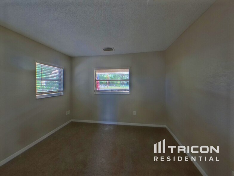 Building Photo - 10811 La Vista Loop