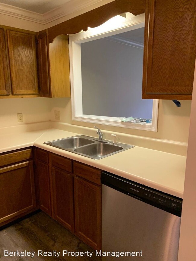 Building Photo - 2 br, 1 bath House - 110 Raleigh Street