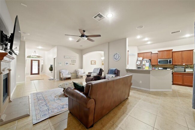 Building Photo - 2402 Via Montesano