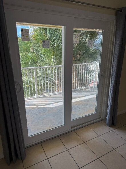 Building Photo - 2421 N Oleander Ave