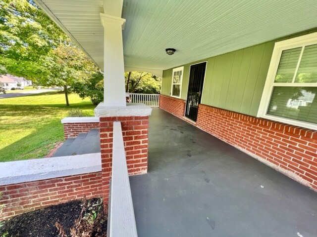 Building Photo - 318 McNabb Ave