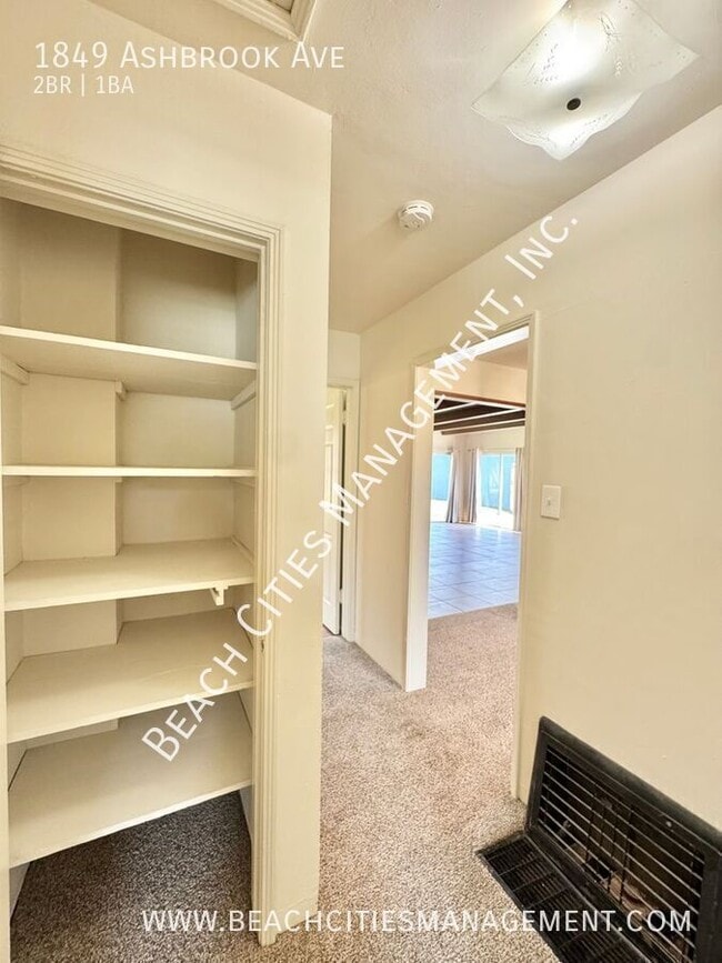 Building Photo - 1849 Ashbrook Ave