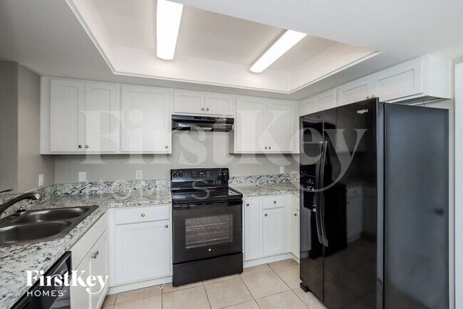 Building Photo - 1739 Goldfinch Ct