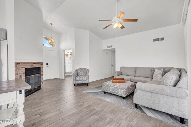 Building Photo - 3945 E Salinas St