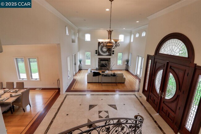Building Photo - 2851 Spring Creek Ln