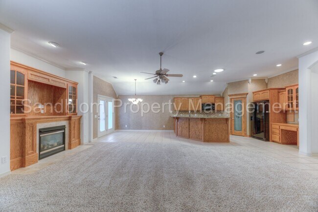 Building Photo - For Lease | Broken Arrow | Available Now!