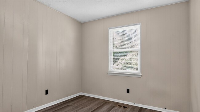 Building Photo - 5610 Spring Garden Ln