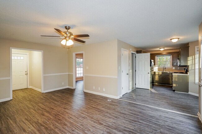 Building Photo - 2704 Knob Ct