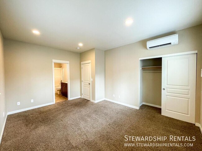 Building Photo - 1752 Mill St