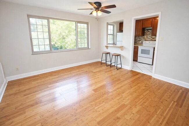 Interior Photo - REGENCY COURT APARTMENTS -- 018
