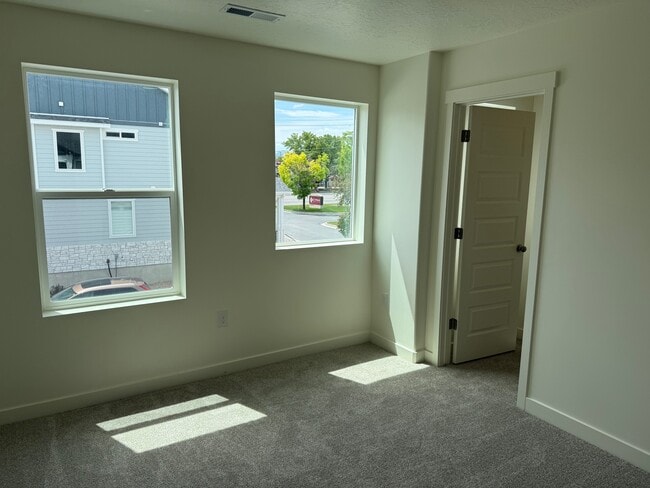Building Photo - 3550 W Franco Ct