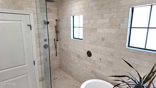 Building Photo - 10757 N 74th St