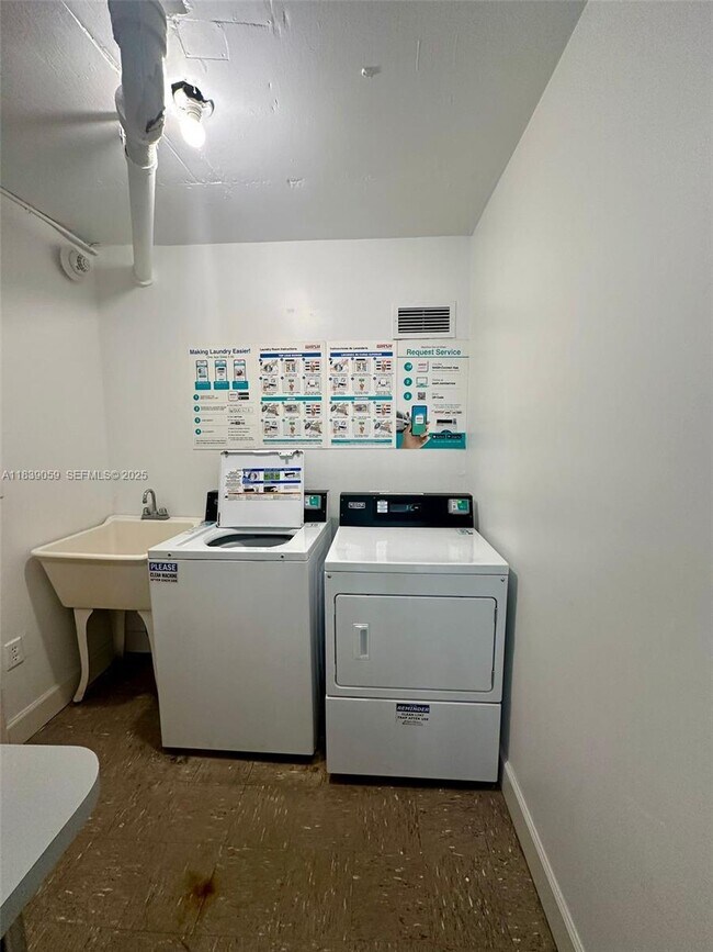 Building Photo - 5750 Collins Ave