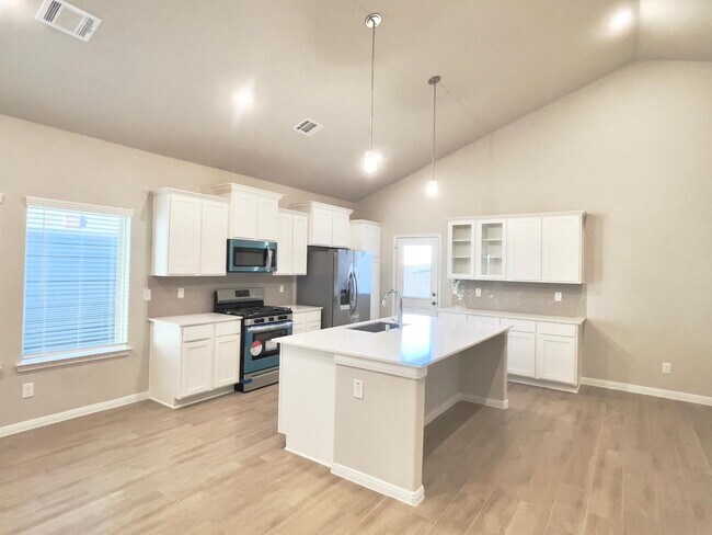 Building Photo - 8042 Cypress Bonsai Dr