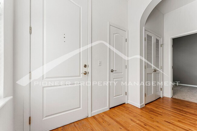 Building Photo - Stunning Condo in Denver with AC in a Grea...