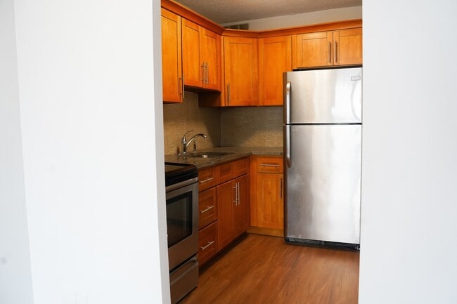 Building Photo - 2728 N Hampden Ct