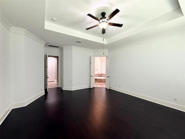 Building Photo - 5711 Stern Springs Ln