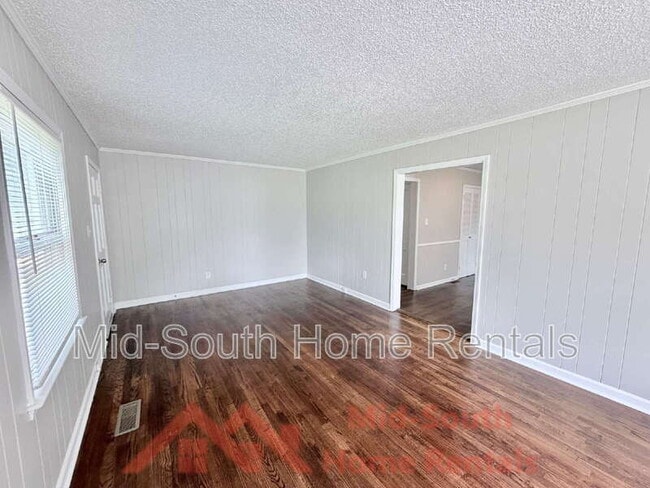 Building Photo - 3998 Victor Dr