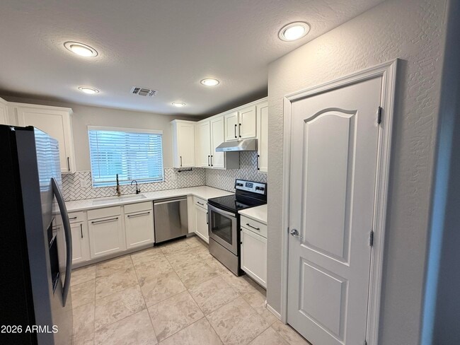 Building Photo - 2518 E Boston St