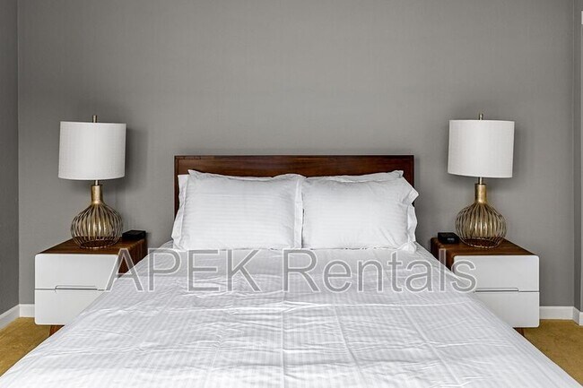 Building Photo - 2842 Sundance Cir W