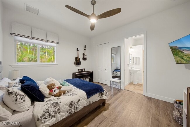 Building Photo - 27153 Barefoot Ln