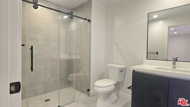 Building Photo - 1530 S Hayworth Ave