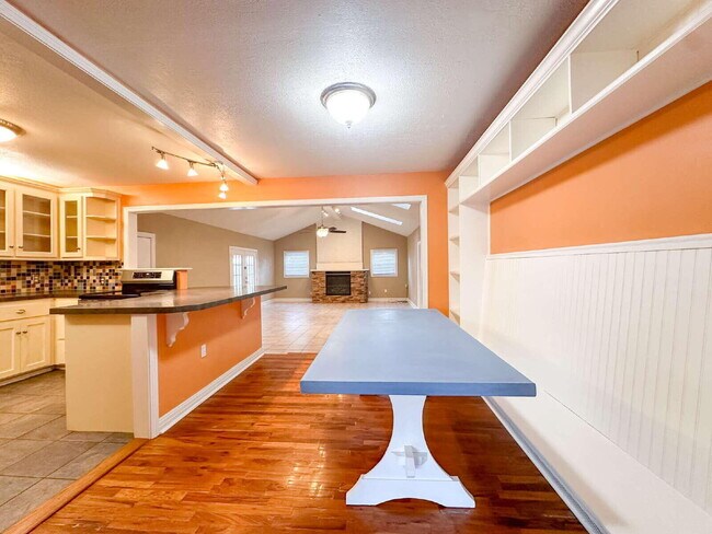 Building Photo - 2614 32nd St