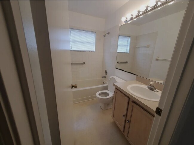 Building Photo - 2262 Milltowne Way