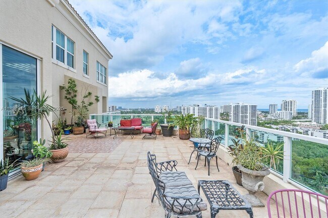 Building Photo - 3340 NE 190th St