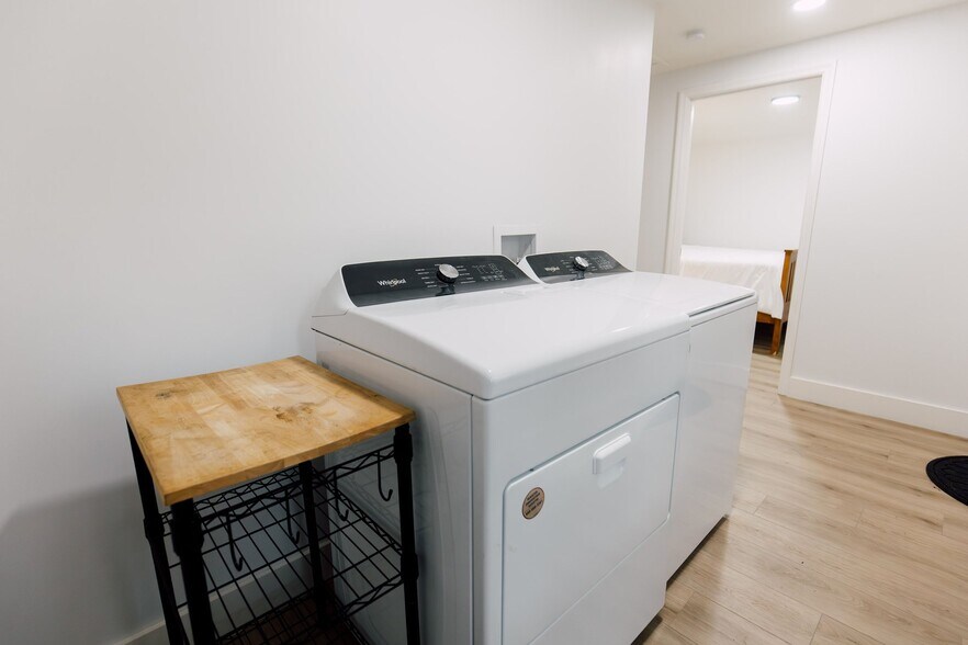 Building Photo - 215 Kerr Ave