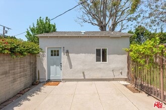 Building Photo - 8017 Airlane Ave