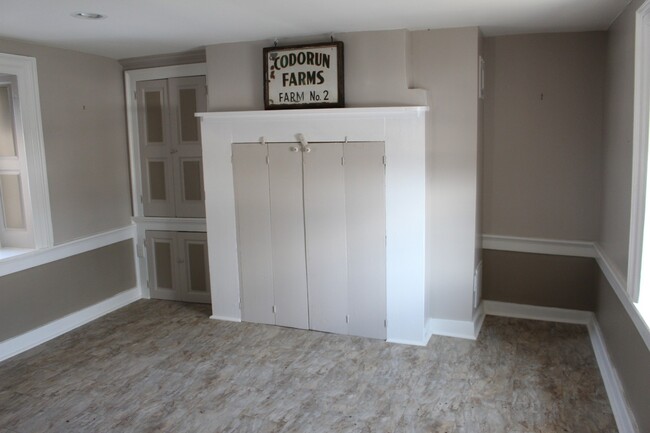 Building Photo - Single Family Home