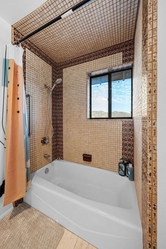 Building Photo - 14552 Skyline Truck Trail