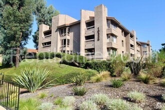 Building Photo - Mission Valley, 10225 Caminito Cuervo #143...